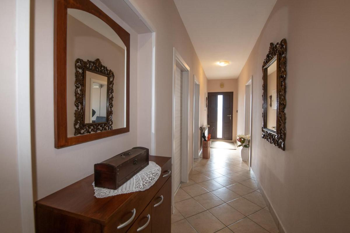 Apartman Elvis ลอฟราน ภายนอก รูปภาพ