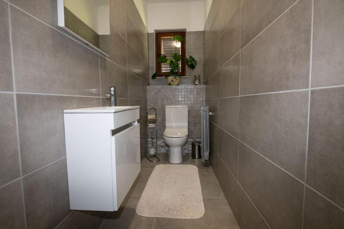 Apartman Elvis ลอฟราน ภายนอก รูปภาพ