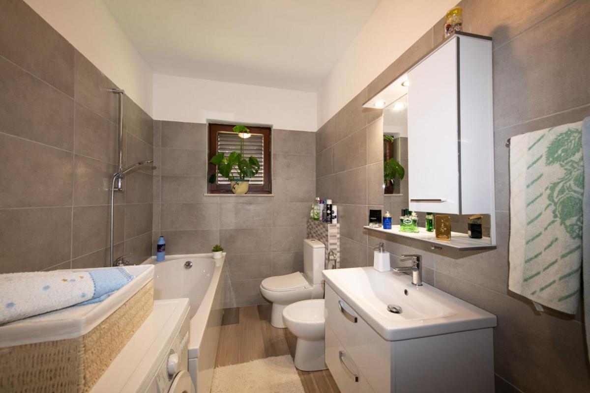 Apartman Elvis ลอฟราน ภายนอก รูปภาพ