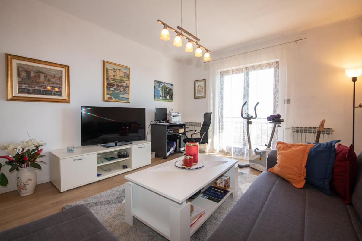 Apartman Elvis ลอฟราน ภายนอก รูปภาพ
